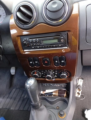 Vând Dacia Sandero 1.6 benzina și GPL,an 2008 - imagine 7
