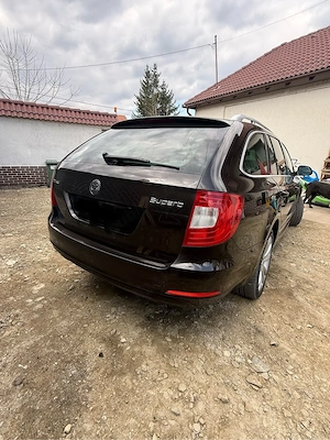 Skoda Superb  - imagine 3