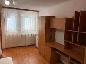 Închiriez garsonieră 