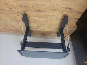 Masa metalică,solida, pentru lucru atelier mecanic