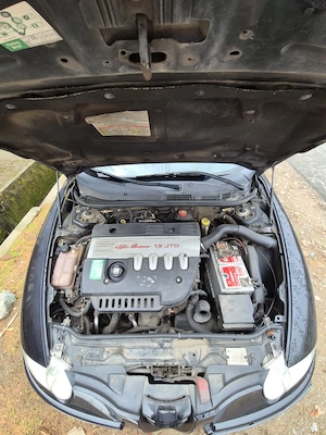 Vând sau schimb alfa romeo 147 