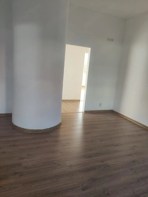 Spațiu comercial   birouri de închiriat   250 mp utili   Str. Meziadului 2B, Oradea - imagine 2