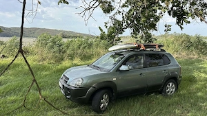 Hyundai Tucson 2.0 CRDi 4WD 113CP an 2005   AC funcțional, anvelope iarnă noi, parbriz nou - imagine 4