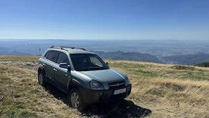 Hyundai Tucson 2.0 CRDi 4WD 113CP an 2005   AC funcțional, anvelope iarnă noi, parbriz nou - imagine 2