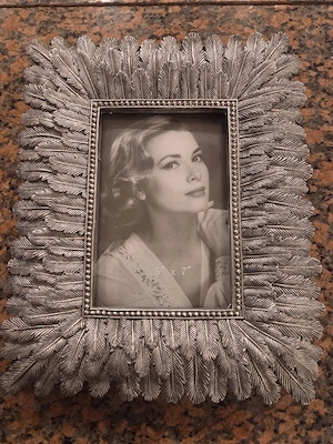 Ramă foto vintage argintata  Design sculptat (Frunze Pene)   13x18 cm