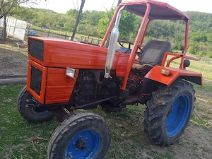 Vând tractor 445