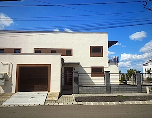 Vand casa tip duplex in Dumbravita zona foarte buna