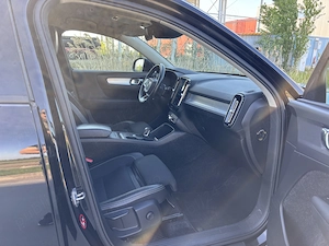 Volvo xc40 d4 190cp 4x4 - imagine 7