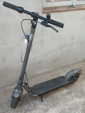 Vand trotineta electrica BTWIN, distanta:25km, putere:350W, viteza:25km h