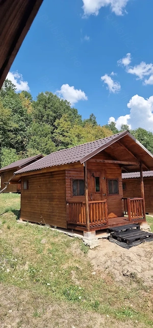 Închiriez cabane