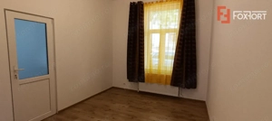Apartament cu 2 camere la curte comuna + teren - zona Arad