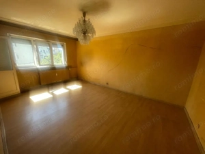 Apartament decomandat, cu 3 camere si 2 bai - zona Lapus Arges