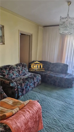 Apartament 3 camere de - Zona Traian, etaj 3 - imagine 3