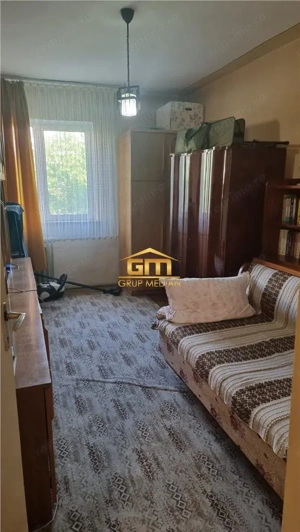 Apartament 3 camere de - Zona Traian, etaj 3 - imagine 2