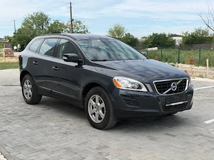 Volvo XC60 Diesel 4x4 - imagine 2