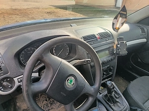 Dezmembrez Skoda Octavia 2  - imagine 3