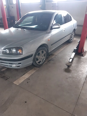 vand Hyundai elentra euro4 motor 1, 6benzina  proprietar  - imagine 7