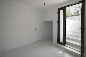 De vânzare casă individuală renovată | Curte proprie | Zona Abator - imagine 4