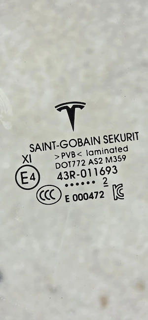 Geam dublu portiera sofer tesla model 3  
