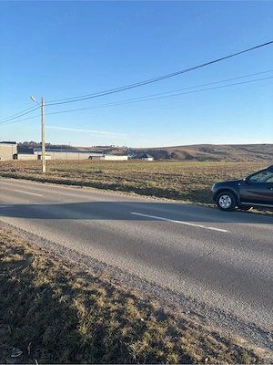 vand  teren intravilan situat la intrare in loc Mihoveni