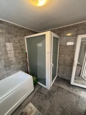 Casă în Șofronea cu 2 corpuri, 5 camere, terase, garaj și teren generos - imagine 12