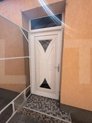 Casă în Șofronea cu 2 corpuri, 5 camere, terase, garaj și teren generos - imagine 14
