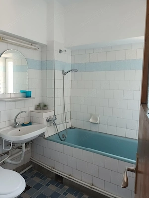Agentie inchiriem apartament 3 camere decomandat Ultracentral-Asirom ,mobilat Centrala,AC - imagine 8