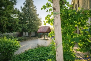 Casa saseasca autentica,1.100 mp teren, pomi fructiferi si potential,Prejmer,Central