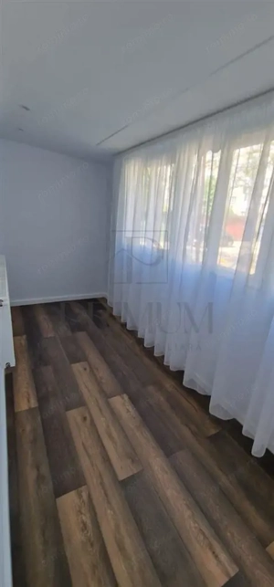 LIPOVEI - BLOC IZOLAT - 3 CAMERE - 1 BALCON - CENTRALA PROPRIE - CLIMA - GARAJ - imagine 3