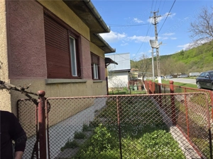 Casa cu teren generos in zona turistica de munte ,Nadrag,Timis - imagine 3