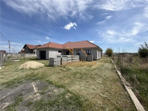 CASA PLAN PARTER | TEREN 800 MP | ACEES AUTO | ZONA OSORHEI | ORADEA - imagine 4