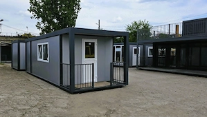 Container locuibil   8m x 3m x 2,6m + terasă + baie