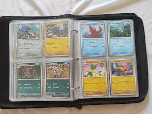 Vând colecție 360 cărți Pokemon. Sunt publicate doar 5 imagini, restul în privat.  - imagine 3