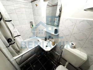 Camera -Garsoniera -24mp -Tractorul -etaj 2-Baie si bucatarie proprie - imagine 5