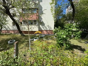 Basarabiei-2 minute de metrou, apartament 3 camere, bloc reabilitat, zona verde