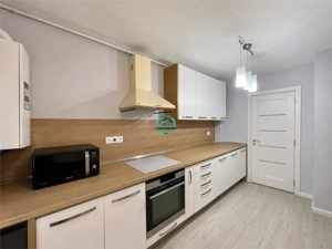 Inchiriez apartament cu 4 camere modern mobilat in 7 Noiembrie !