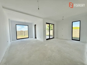 Duplex superb cu 4 camere si teren de 392 mp in Dumbravita - imagine 2