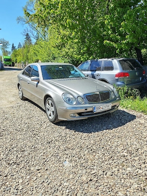 Mercedes E 220 cutie automata  - imagine 5