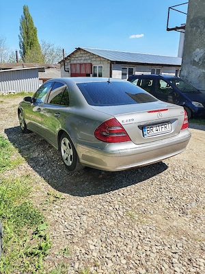 Mercedes E 220 cutie automata  - imagine 3