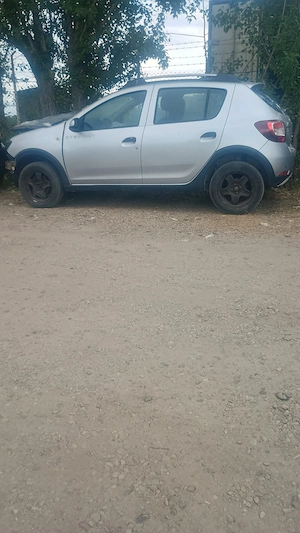 Dacia Sandero Stepway 2013 avarie frontala - imagine 2