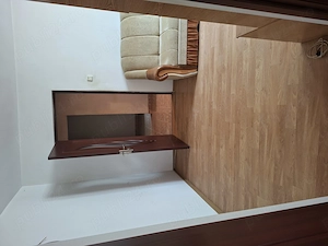 Proprietar vand apartament 3 camere ,zona ultracentrala,mobilat,cum se vede in foto are open space. - imagine 7