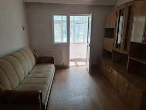 Proprietar vand apartament 3 camere ,zona ultracentrala,mobilat,cum se vede in foto are open space. - imagine 3