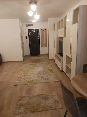 Inchiriez gaardoniera Dristor 2 min metrou in spatele shaormeriei