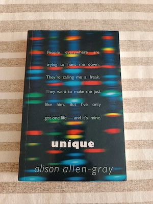  Carte Unique Paperback   January 1, 2004 by Alison Allen Gray