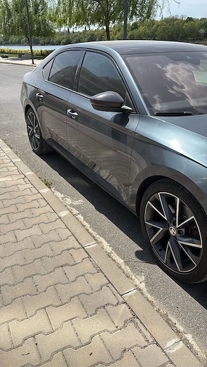 Skoda Superb 4x4 Sportline - imagine 7