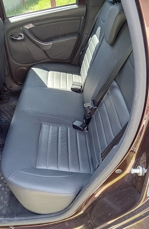 Dacia Duster LAUREATE 1,6 Benzină 114 CP 4X4 E6 - imagine 9