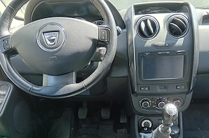 Dacia Duster LAUREATE 1,6 Benzină 114 CP 4X4 E6 - imagine 10