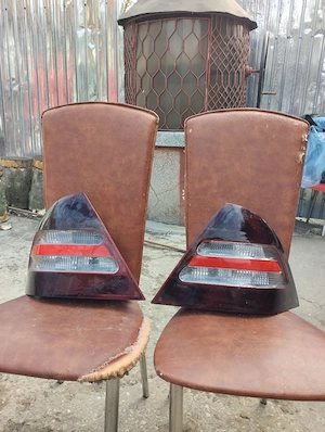 lampa spate mercedes