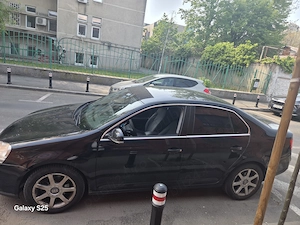 VW jetta 2010 ,1.6 tdi ,105 CP, 297150 km,preț 2300 euro neg - imagine 3