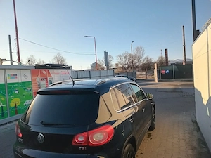 Tiguan 4x4 150 cp 6 trepte 219000 km originali fara ruginastare f.bună și funcționare  - imagine 2